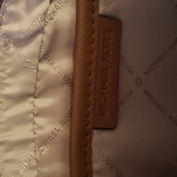 MICHAEL KORS Jet Set Monogram Crossbody Bag - Picture 11 of 16